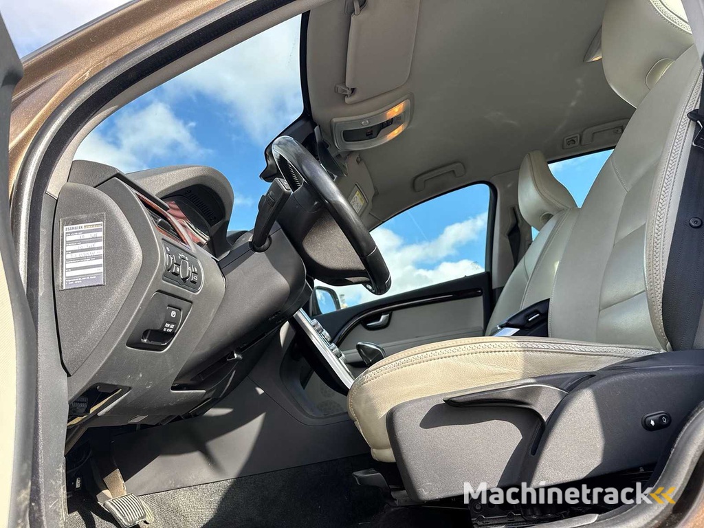 Volvo XC70 2.0 D4 FWD Nordic+ 2014 | 6-XJR-85