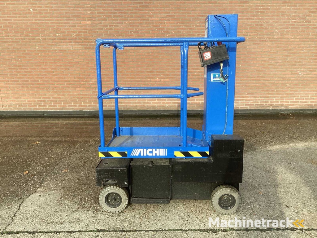 2005 Aichi SV04B Hubarbeitsbühne