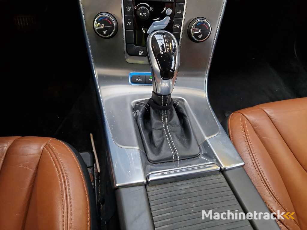 Volvo V60 2.4 D6 AWD Pl.i Summe. , 2-TTV-78