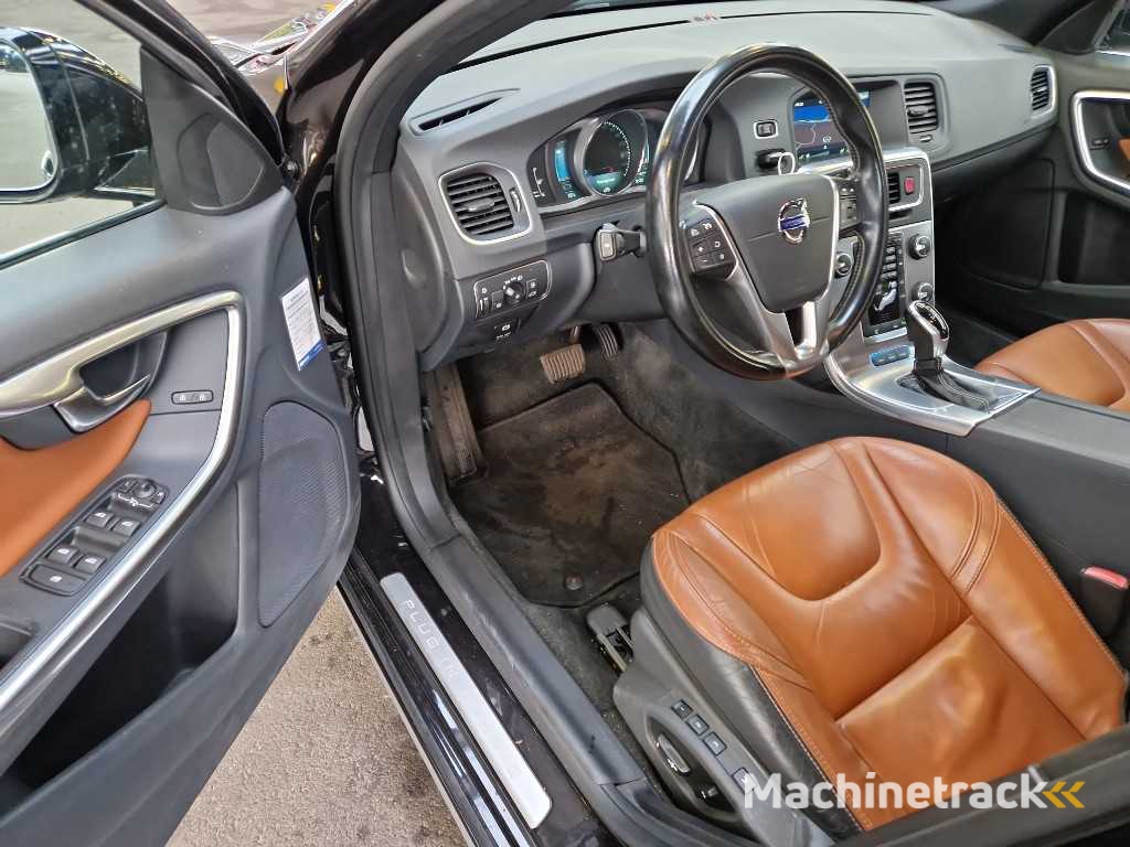 Volvo V60 2.4 D6 AWD Pl.i Summe. , 2-TTV-78