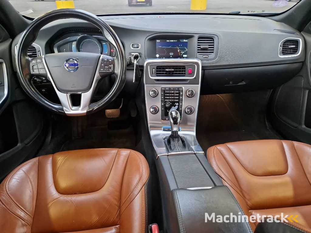 Volvo V60 2.4 D6 AWD Pl.i Summe. , 2-TTV-78
