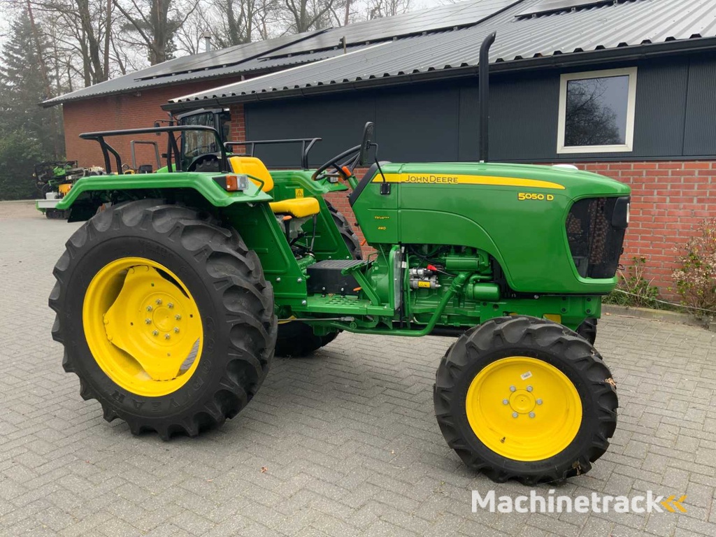 2022 John Deere 5050D Allradantrieb Traktor "unbenutzt"