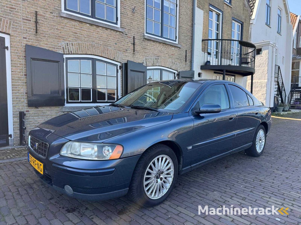 Volvo S60 2.4 Kinetic Automaat  57-RF-NG
