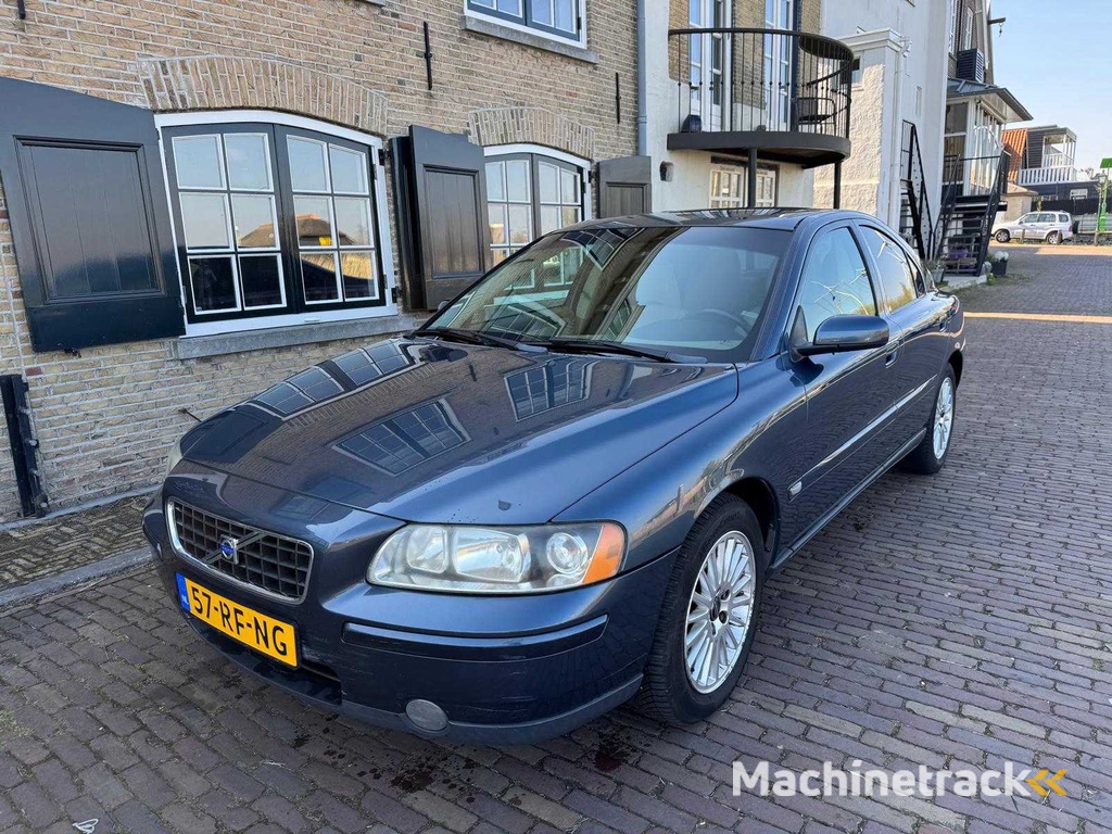 Volvo S60 2.4 Kinetic Automaat  57-RF-NG