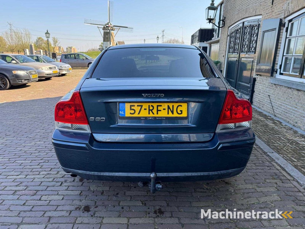 Volvo S60 2.4 Kinetic Automaat  57-RF-NG