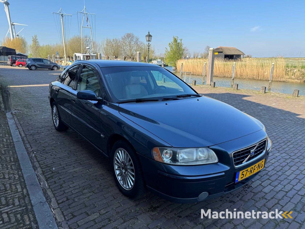 Volvo S60 2.4 Kinetic Automaat  57-RF-NG