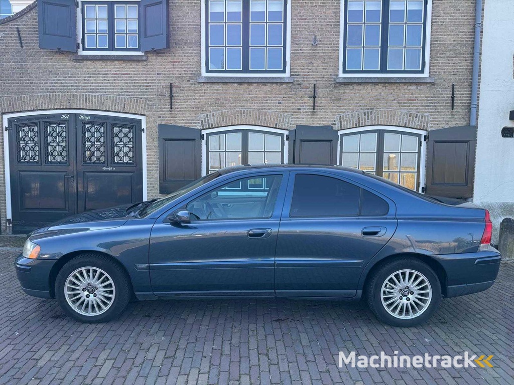 Volvo S60 2.4 Kinetic Automaat  57-RF-NG