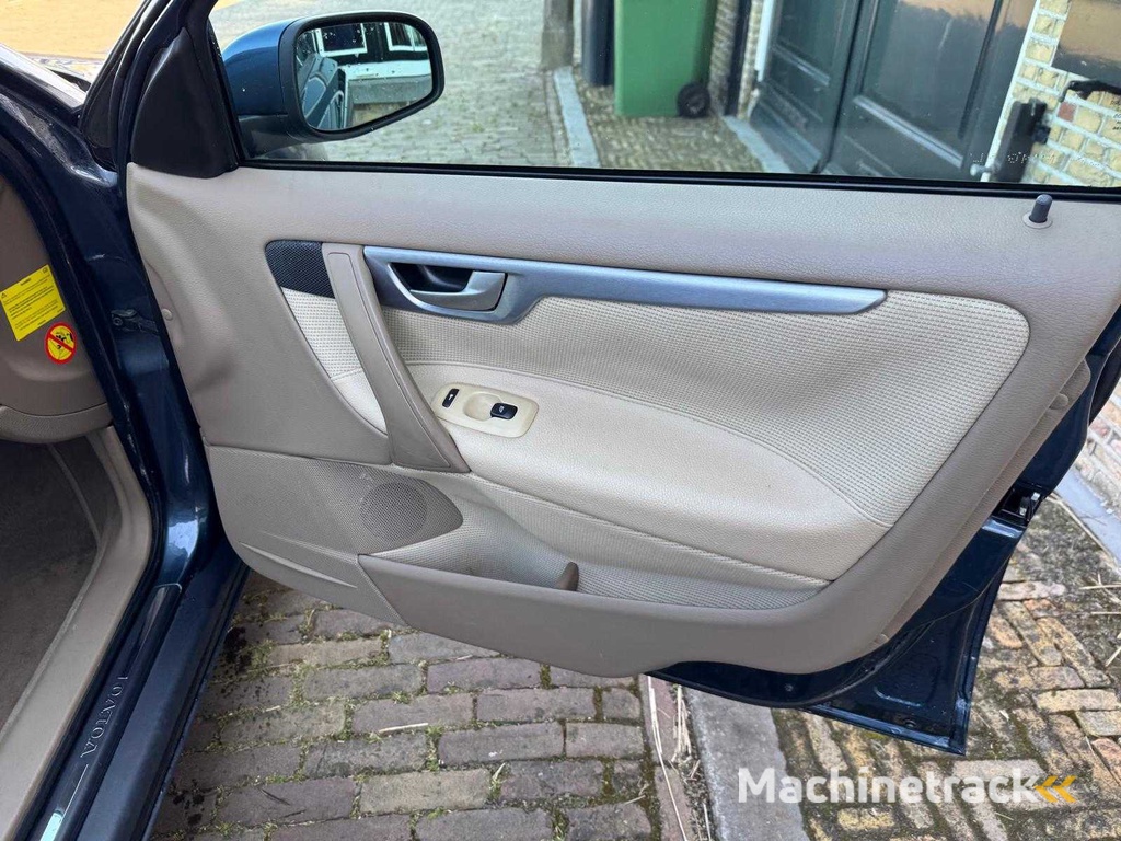 Volvo S60 2.4 Kinetic Automaat  57-RF-NG