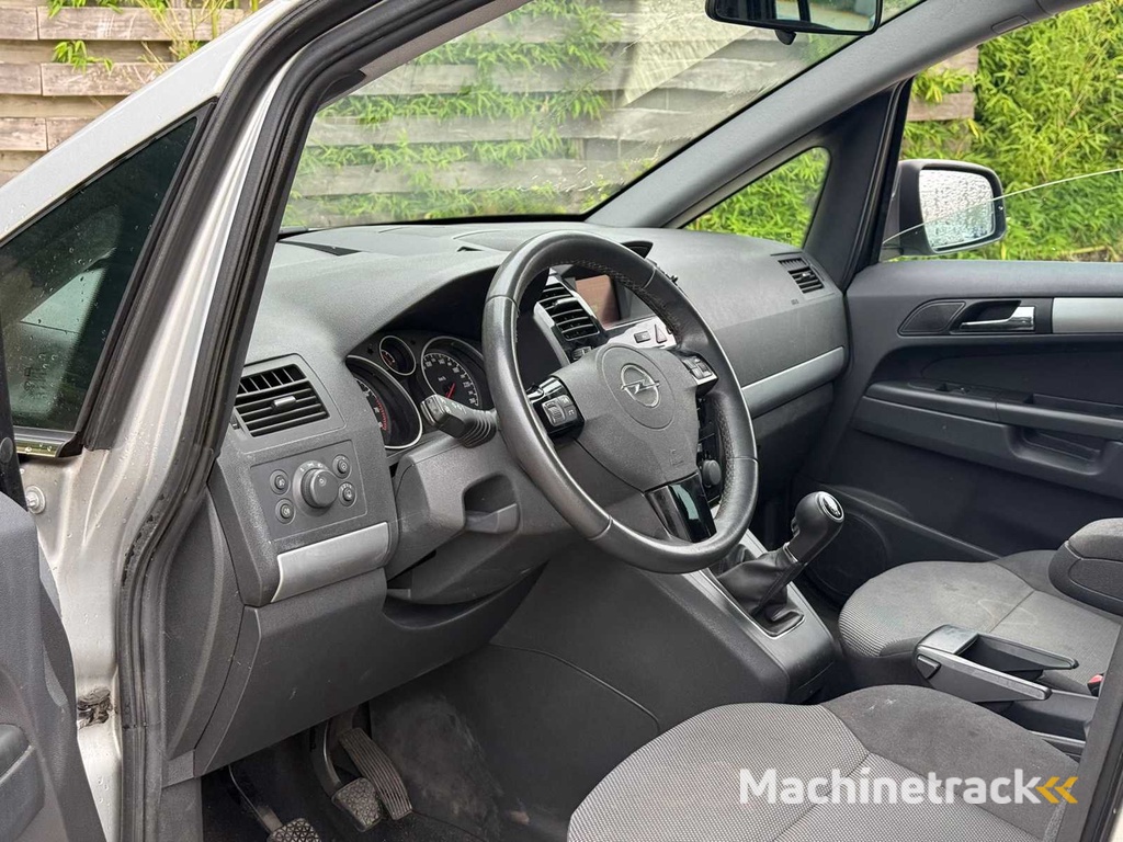 Opel Zafira 1.8 111 years Edition, 22-RGT-5