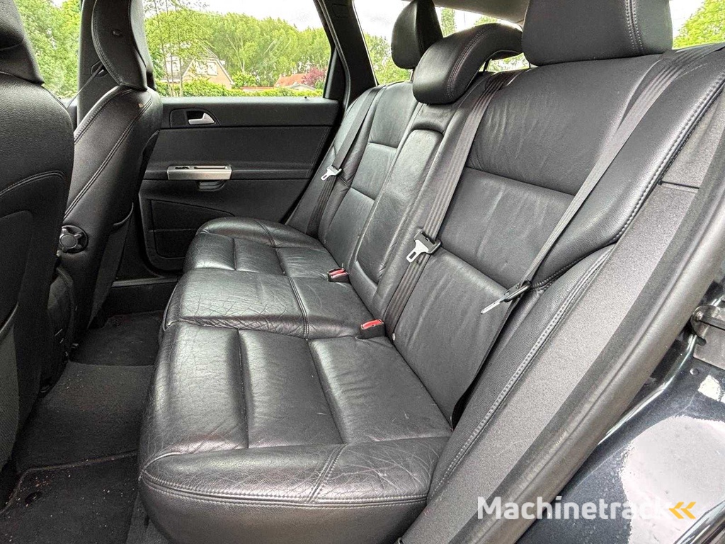 Volvo V50 1.8 Momentum, 54-GTJ-6