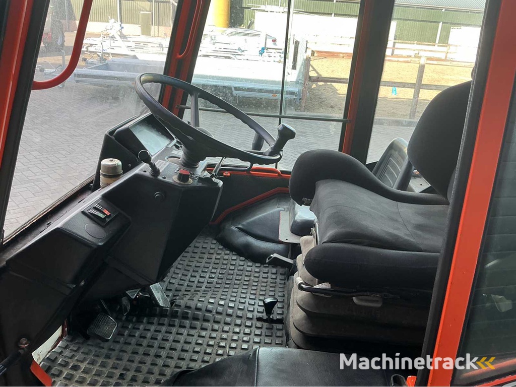 2001 Holder C9800H Tool Carrier