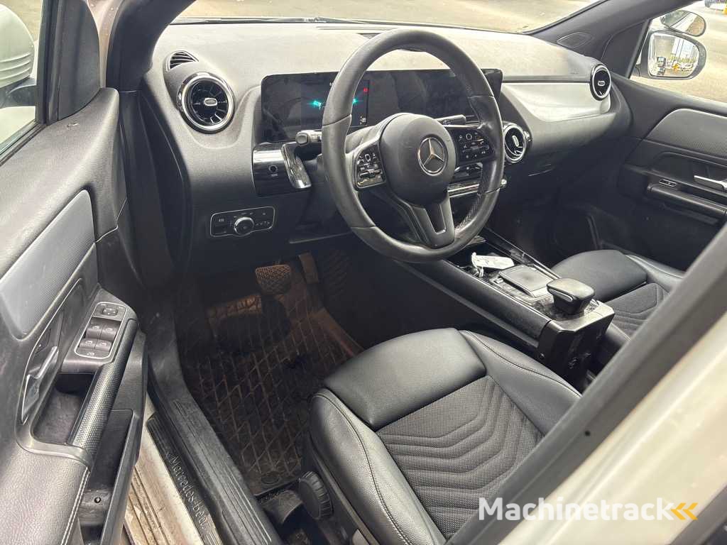 Mercedes-Benz B-klasse 200d , L-695-JS