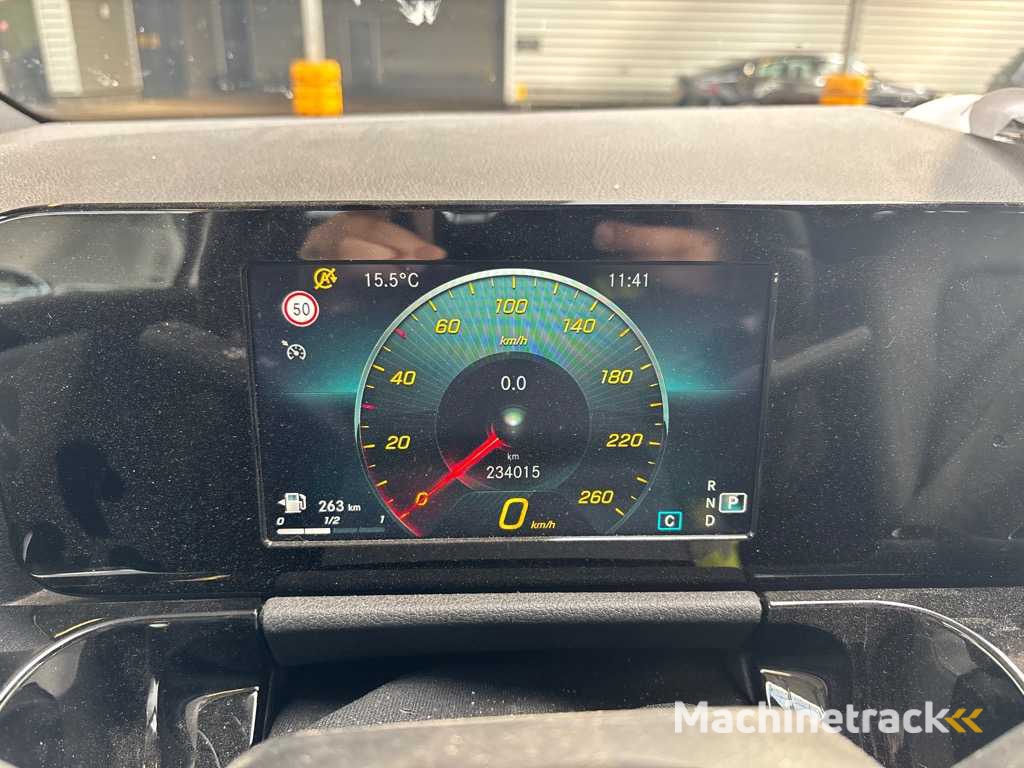 Mercedes-Benz B-klasse 200d , L-695-JS