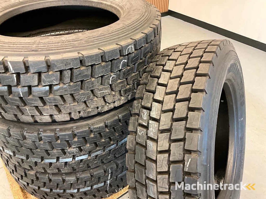 4x 315/60 R22.5 Pirelli Runderneuerter LKW-Reifen