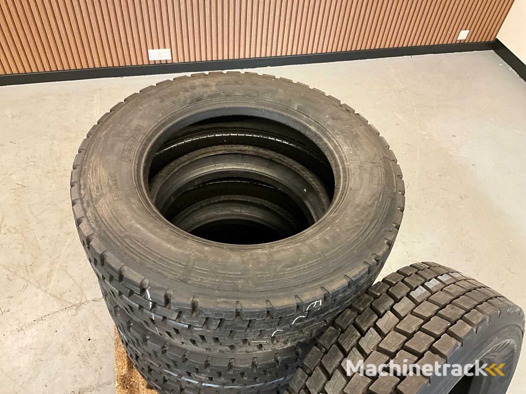 4x 315/60 R22.5 Pirelli Runderneuerter LKW-Reifen