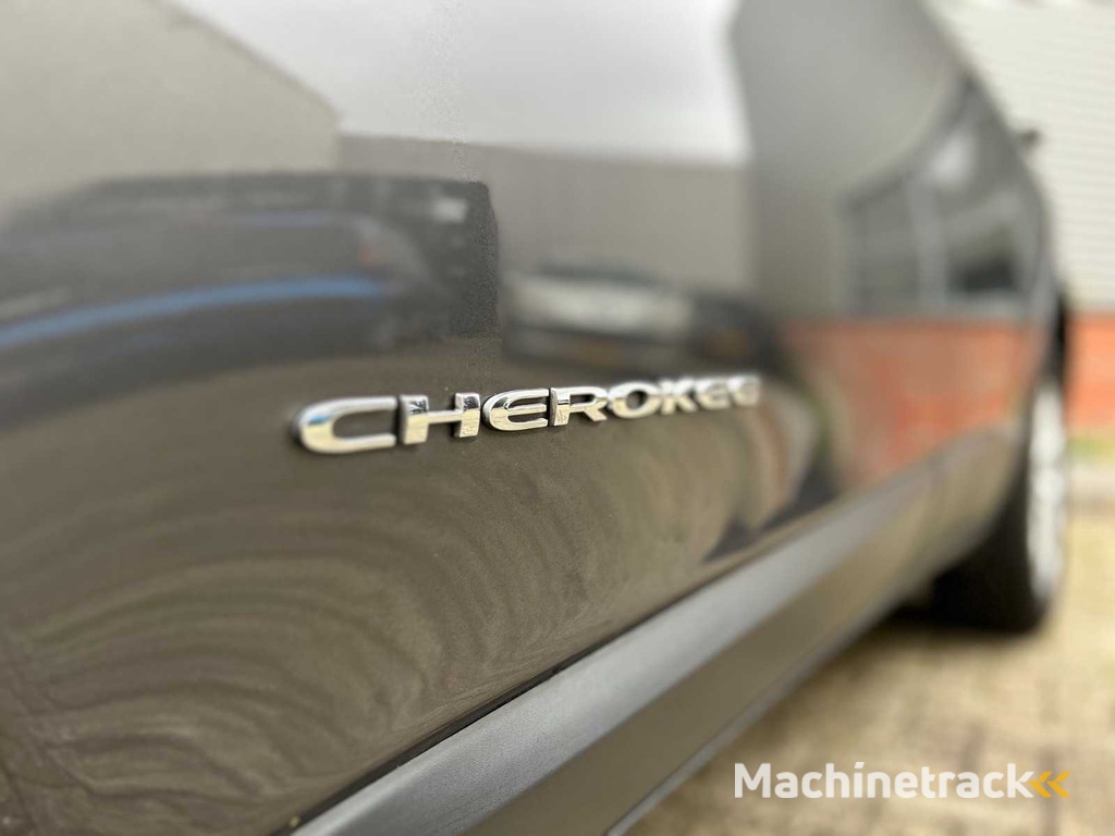 Jeep Cherokee 2.0 Longtitude; RD-144-V