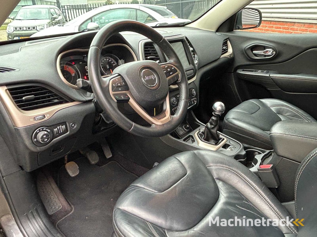 Jeep Cherokee 2.0 Longtitude; RD-144-V