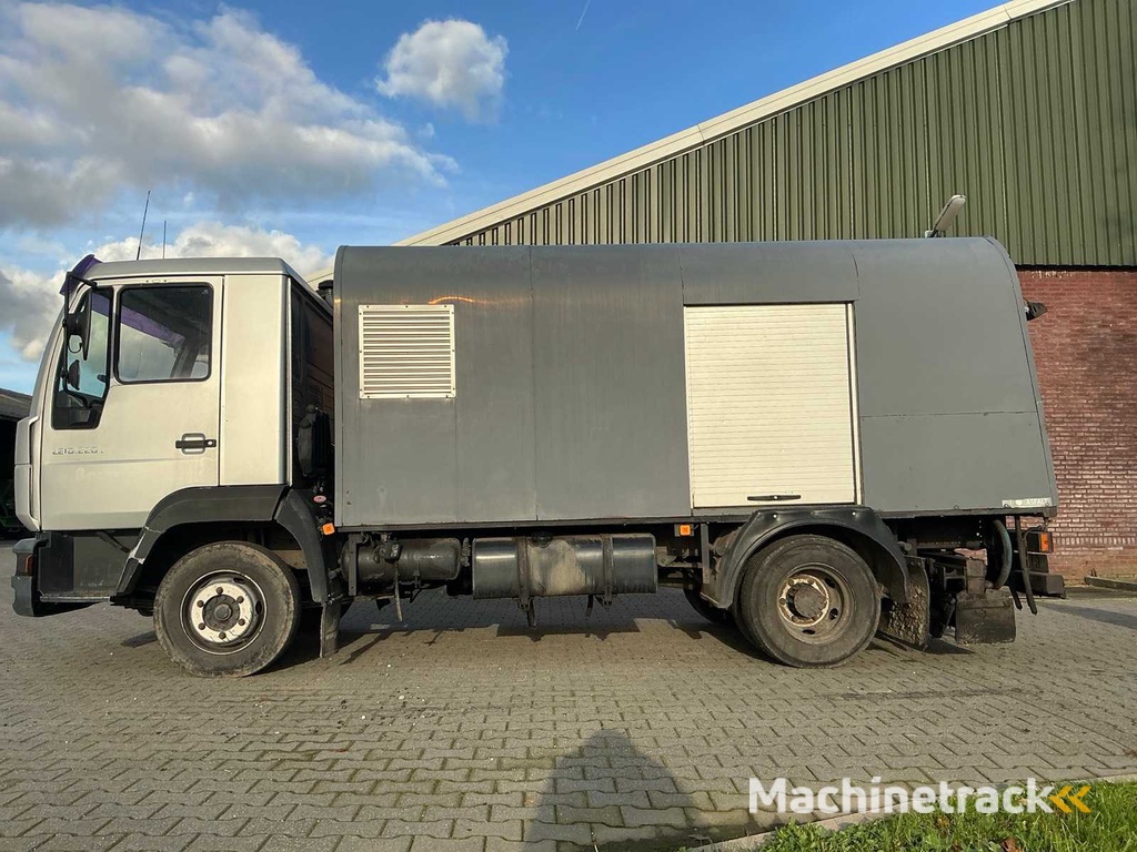 2003 MAN T36 Burtec Bitumensprayer Truck Stickycar