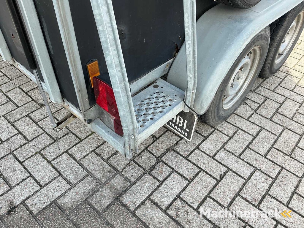 Saris PTS Paardentrailer