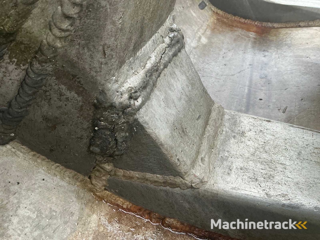 Excavator bucket lightweight