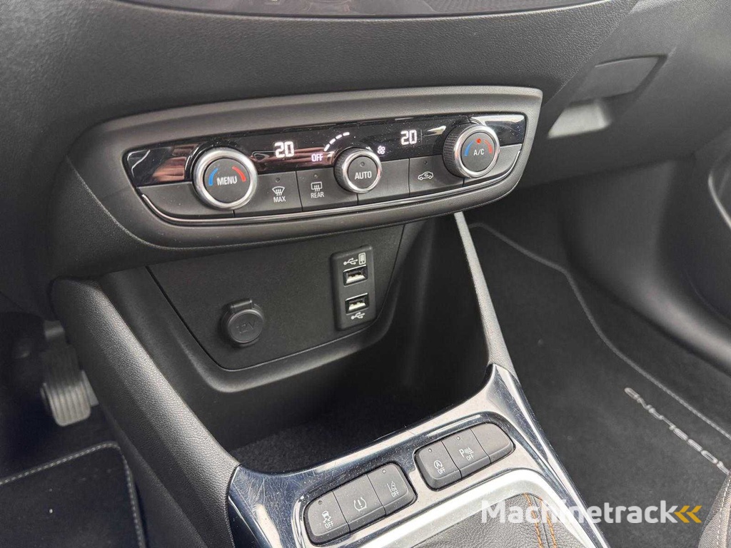 Opel Crossland X 1.2 Turbo Innovation; J-945-VB