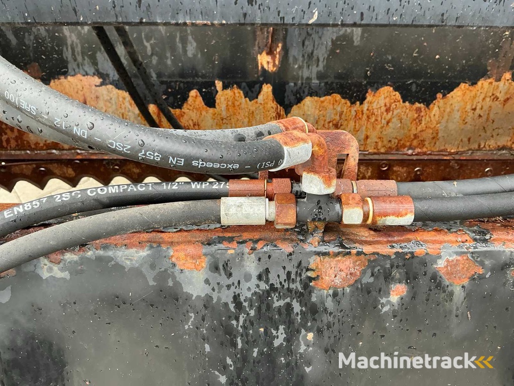 2013 VTM PHB2000WM Pelican bucket