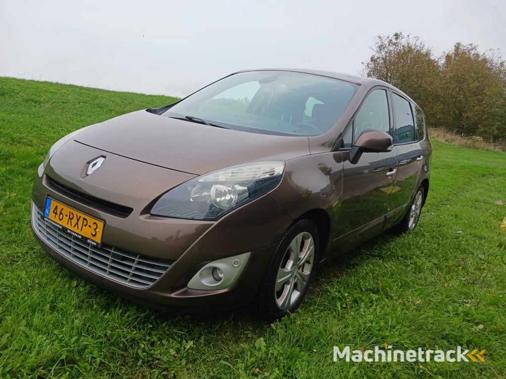 Renault Grand Scénic 2.0 Dynamique, 46-RXP-3