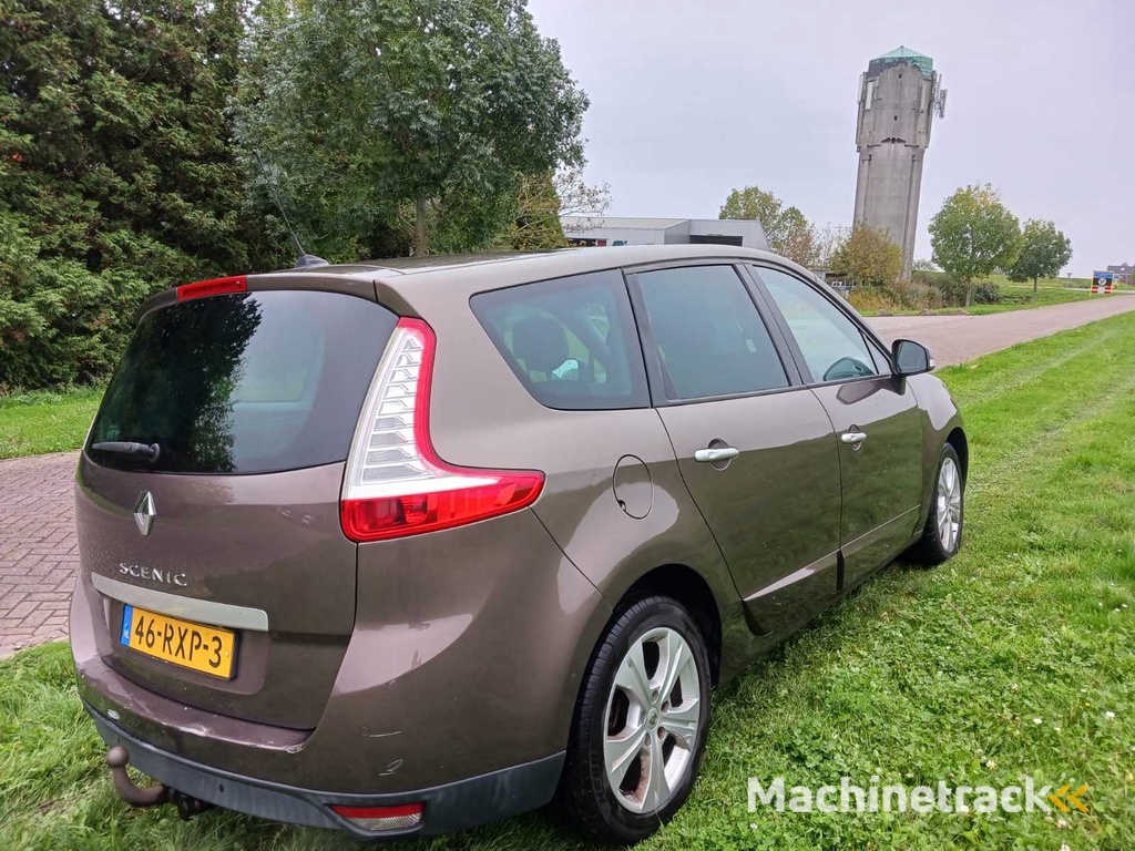Renault Grand Scénic 2.0 Dynamique, 46-RXP-3