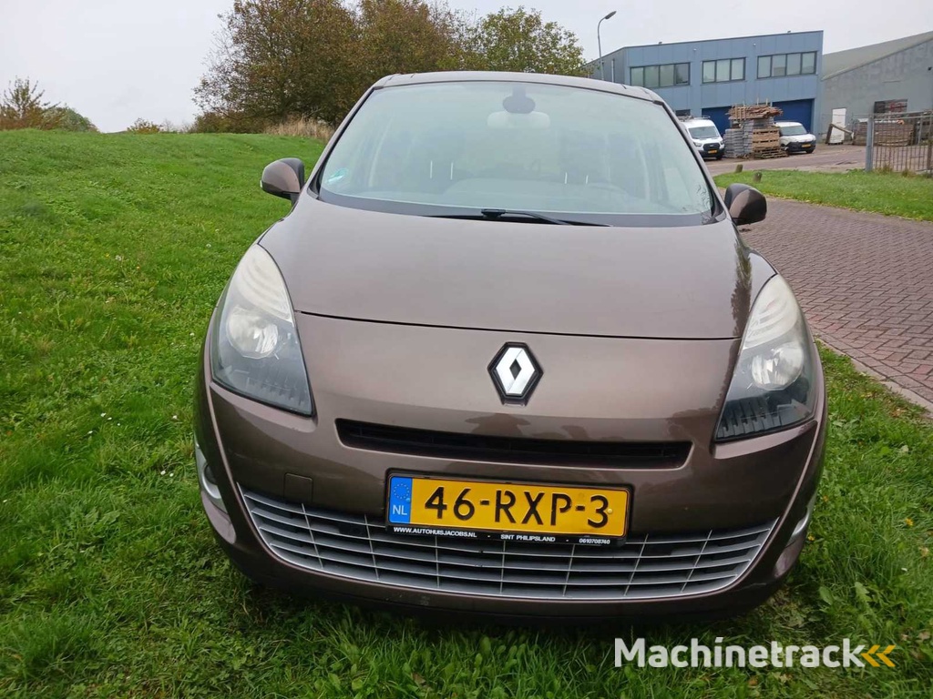 Renault Grand Scénic 2.0 Dynamique, 46-RXP-3
