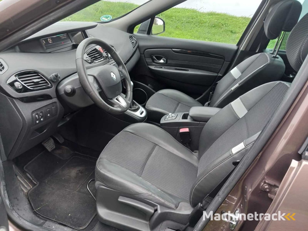 Renault Grand Scénic 2.0 Dynamique, 46-RXP-3
