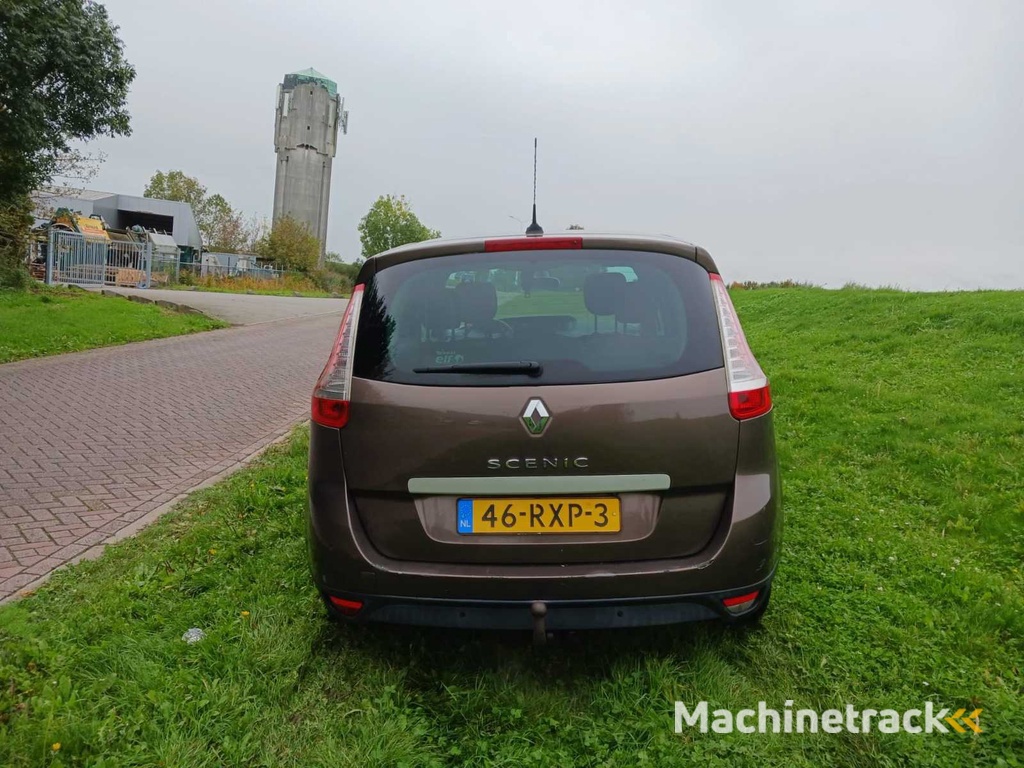 Renault Grand Scénic 2.0 Dynamique, 46-RXP-3