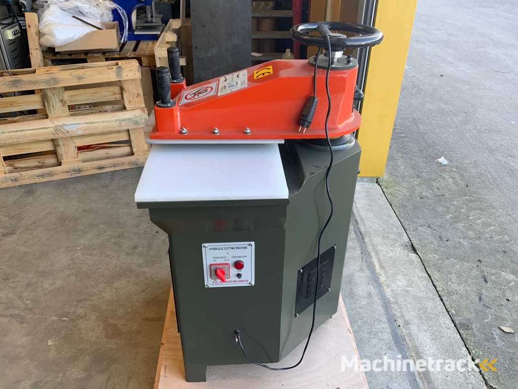 2024 OBK 12 OBK-12T Schwingarm-Stanzmaschine