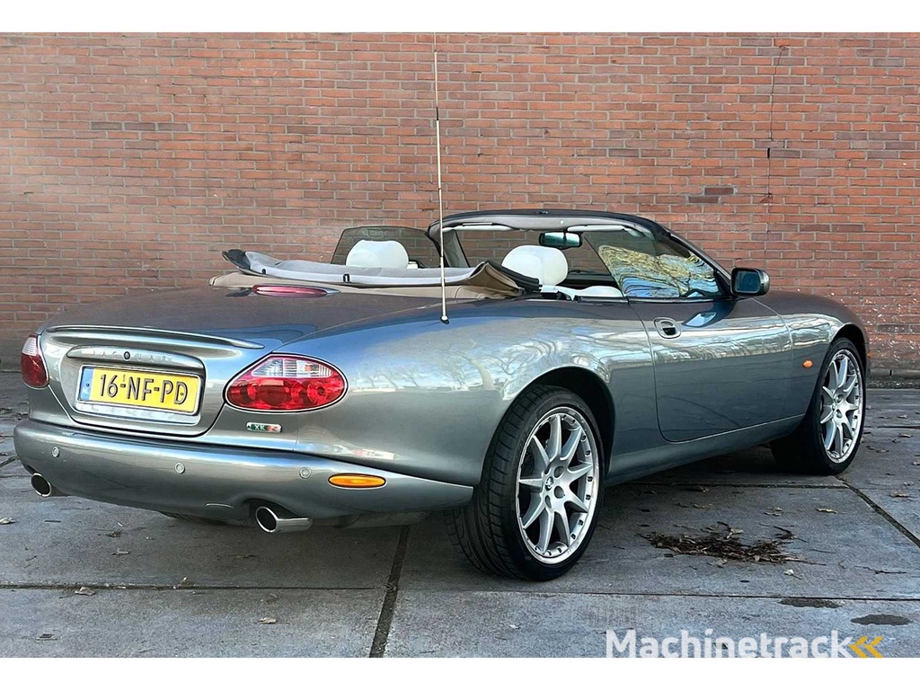 Jaguar XKR 4.2 V8 Convertible 396 PK, Automaat, 16-NF-PD