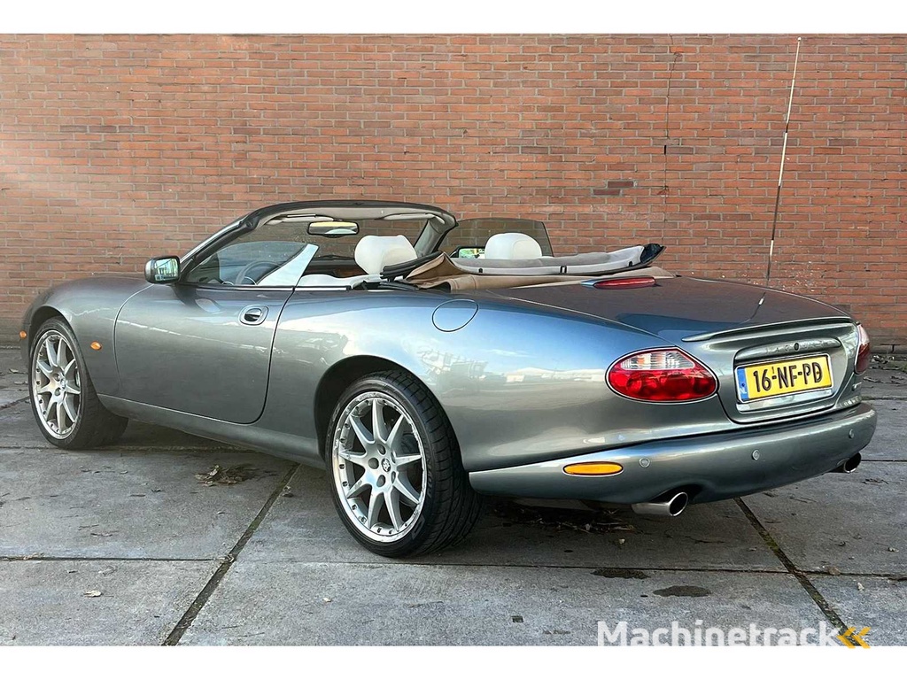 Jaguar XKR 4.2 V8 Convertible 396 PK, Automaat, 16-NF-PD