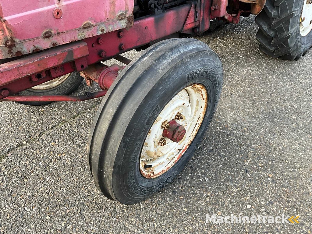 Renault Super 7 Narrow Track Oldtimer tractor