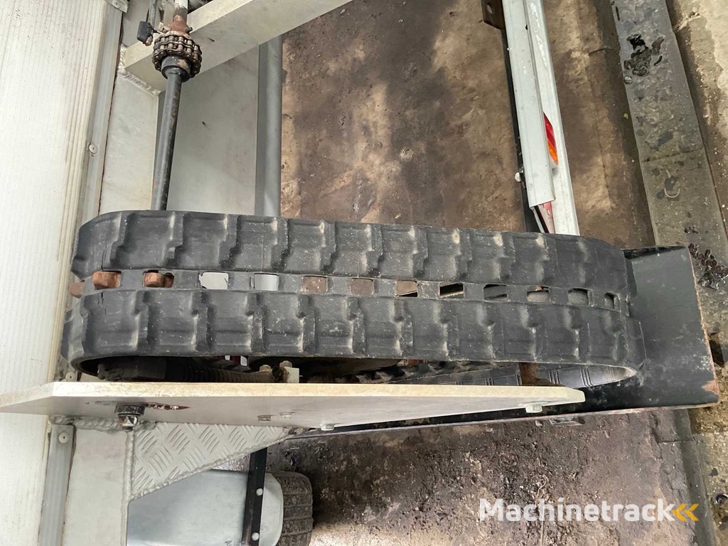 2011 Peco 150 Track Selection Truck