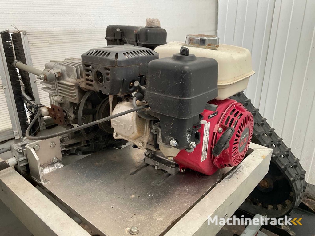 2011 Peco 150 Track Selection Truck