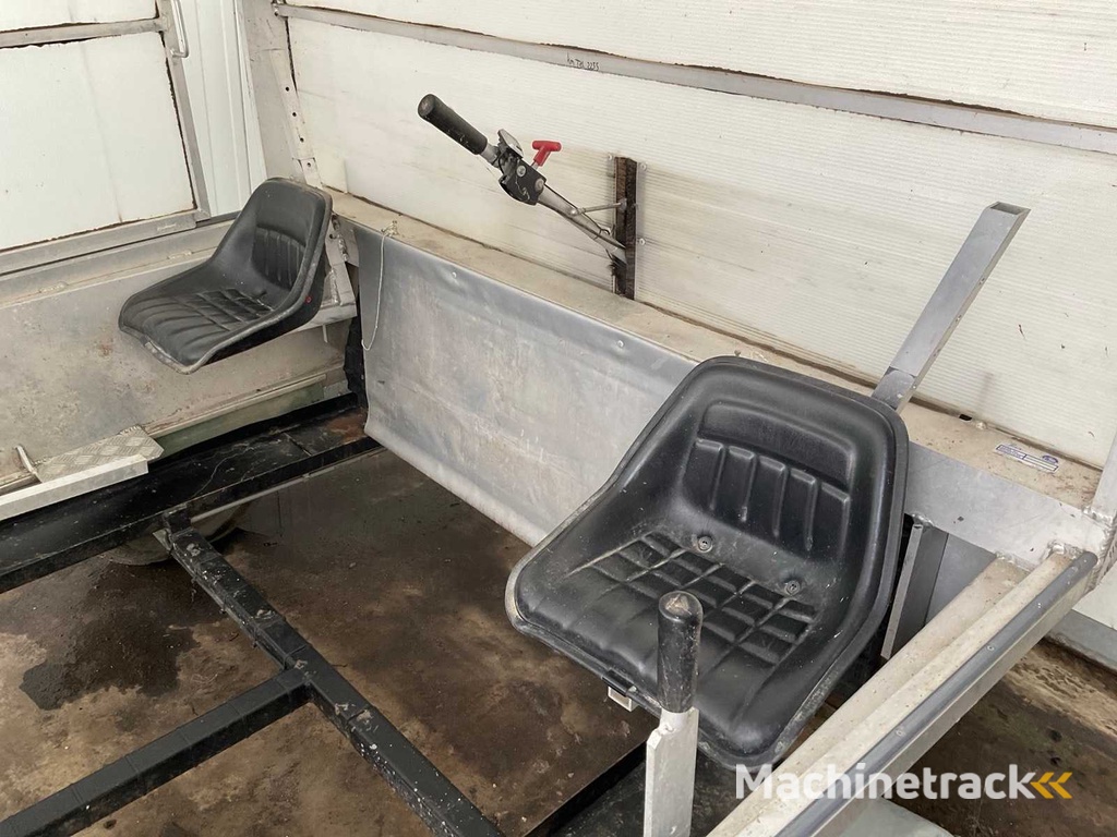 2011 Peco 150 Track Selection Truck