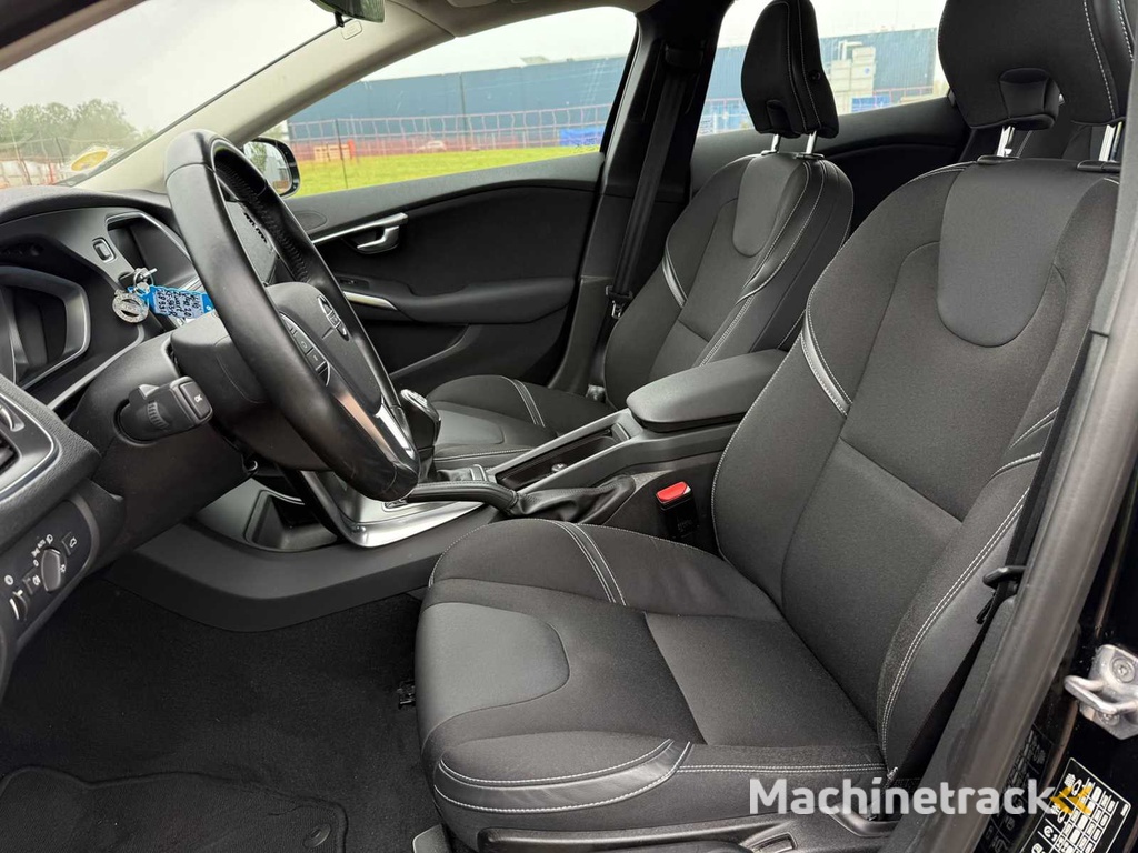 Volvo V40 2.0 D3 Summum , KF-863-R