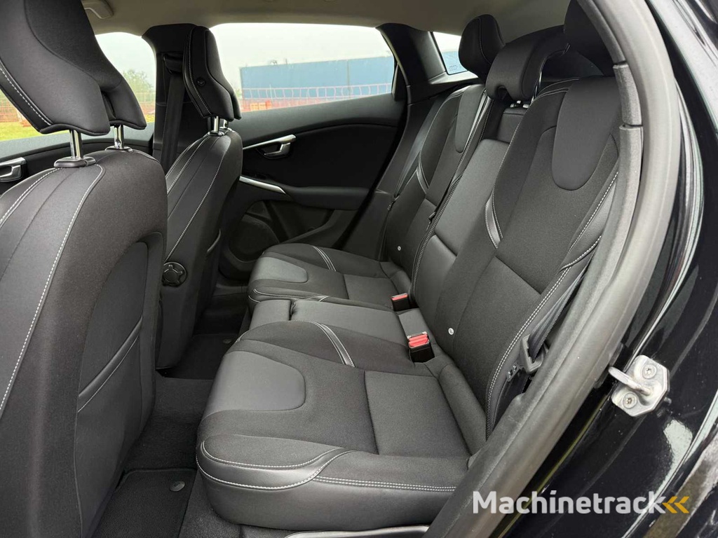 Volvo V40 2.0 D3 Summum , KF-863-R