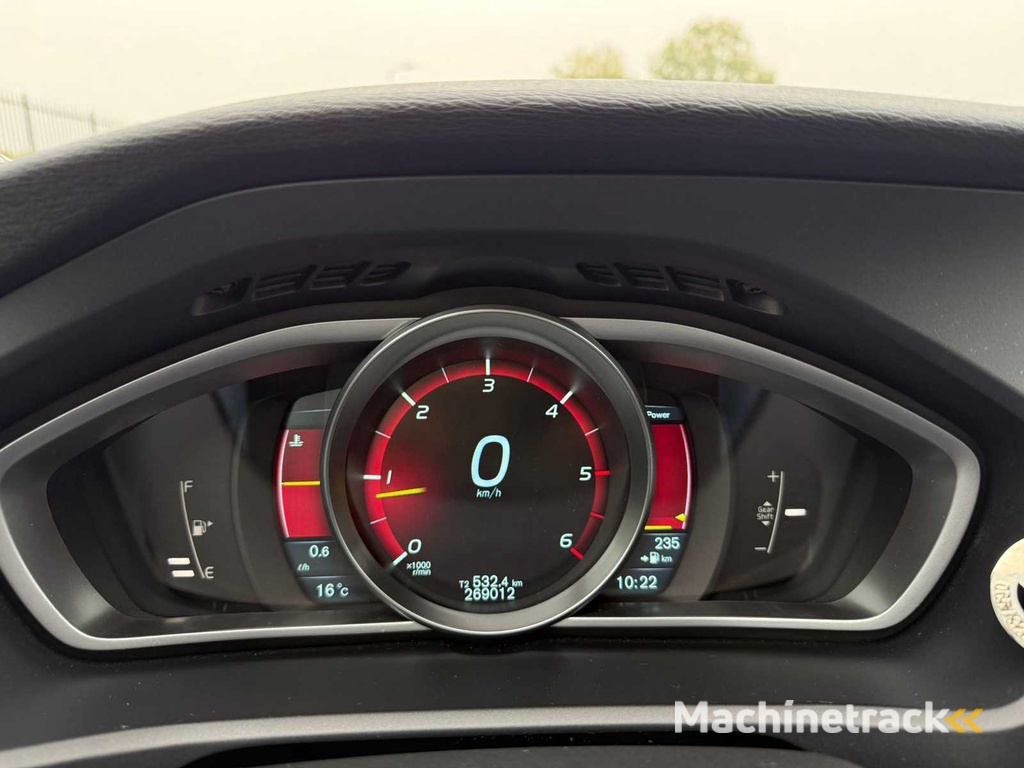 Volvo V40 2.0 D3 Summum , KF-863-R