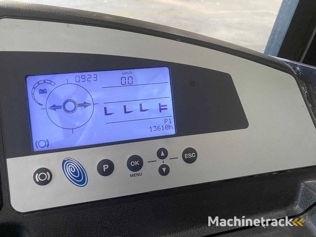 Still - 2017 - FM-X10 - Schubmaststapler