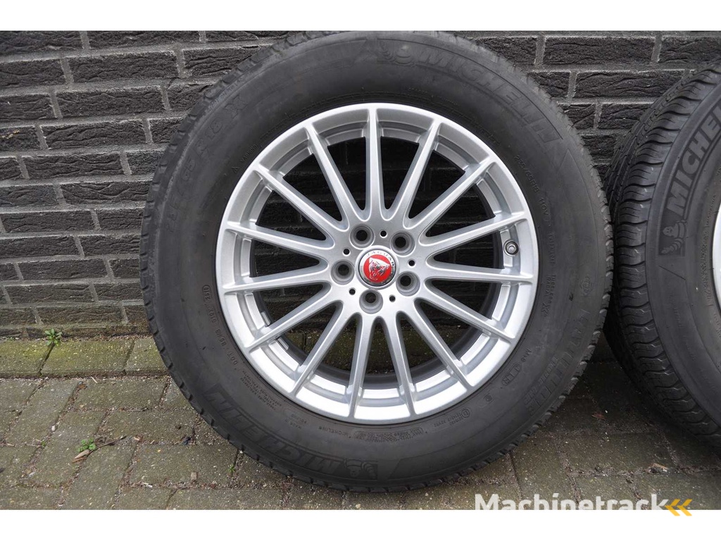 4 stuks velgen inclusief banden