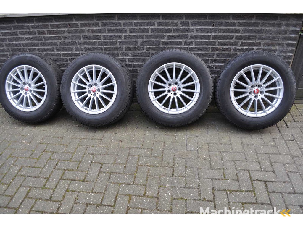 4 stuks velgen inclusief banden