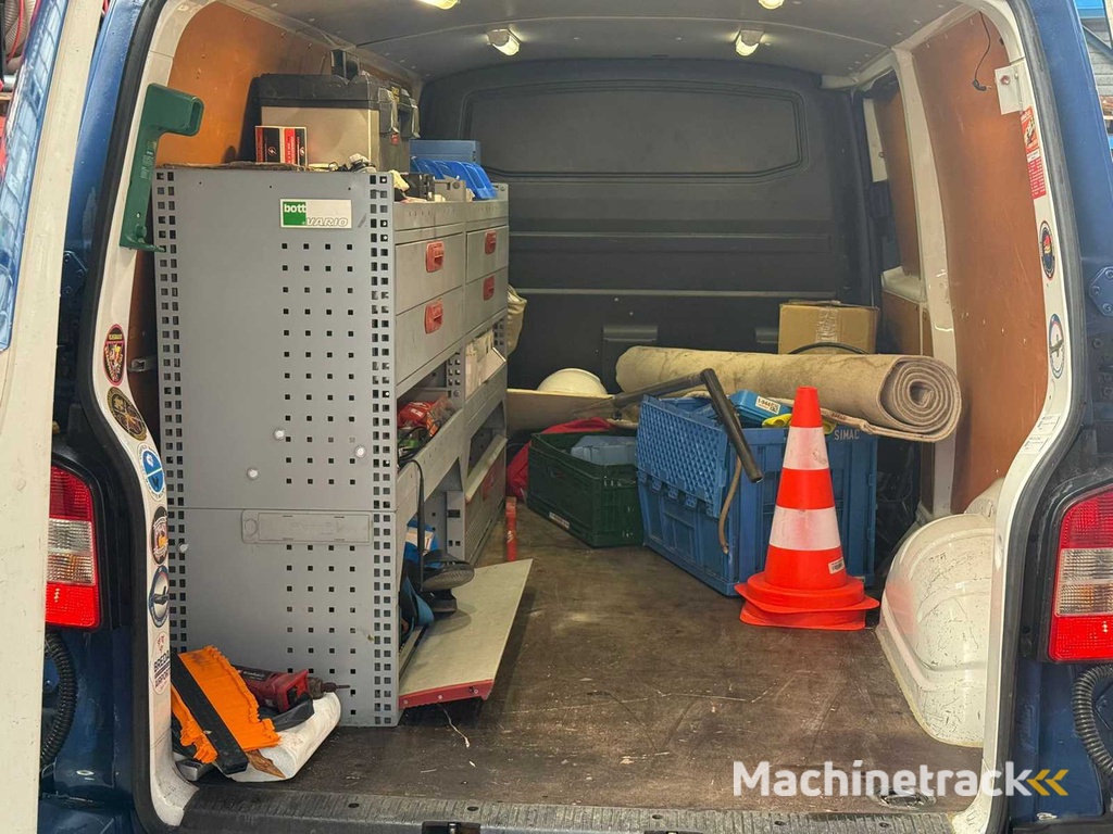 Volkswagen Transporter 2.0 TDI L2H2, VL-658-L