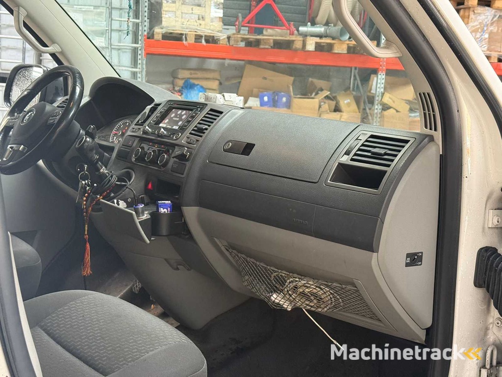Volkswagen Transporter 2.0 TDI L2H2, VL-658-L