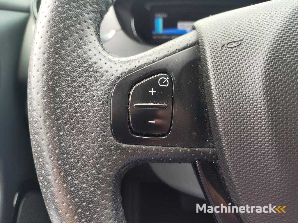 Renault - ZOE - Q90 Int. QC 40 N-979-GF