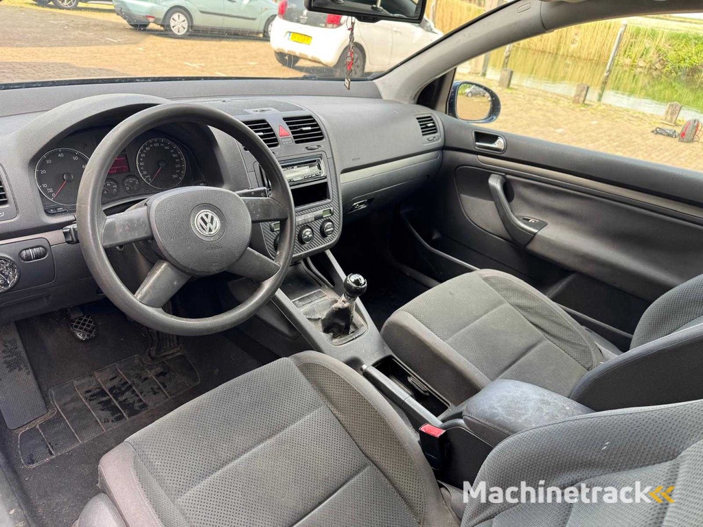 Volkswagen Golf 1.6 FSI Clima Comfortline HH-682-X