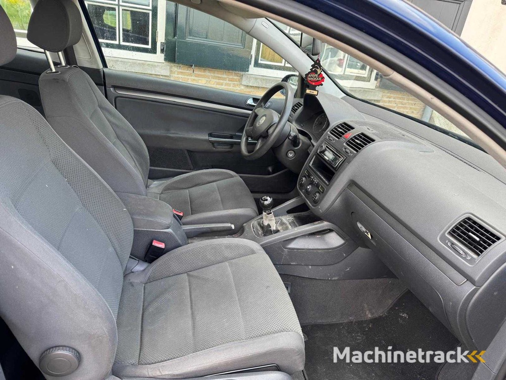 Volkswagen Golf 1.6 FSI Clima Comfortline HH-682-X