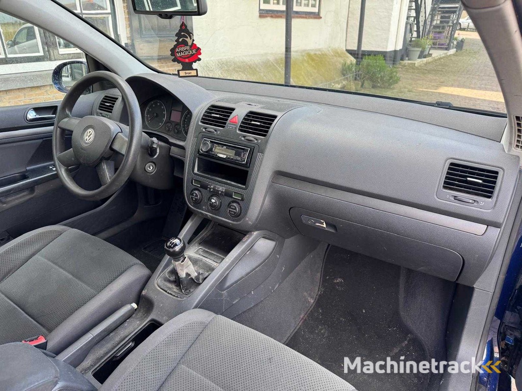 Volkswagen Golf 1.6 FSI Clima Comfortline HH-682-X